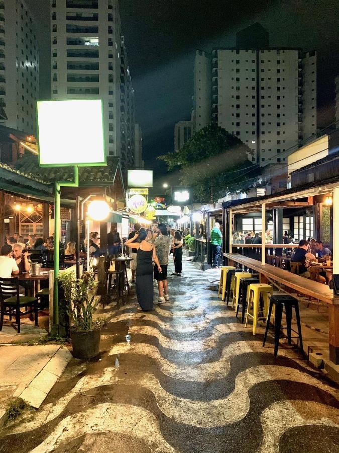 Studio 811 Pitangueiras - Edificio Bandeirantes - Com Estacionamento Incluido Guarujá Exteriör bild